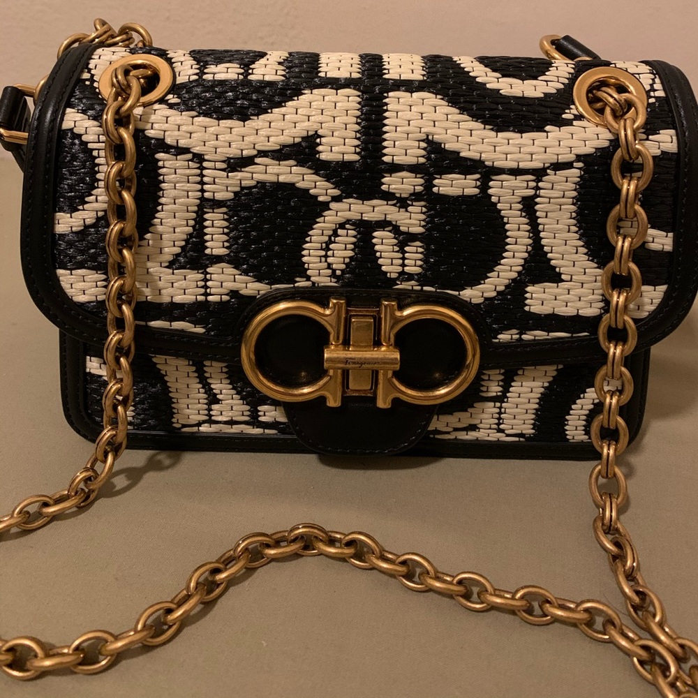 Women’s Gancini hand purse